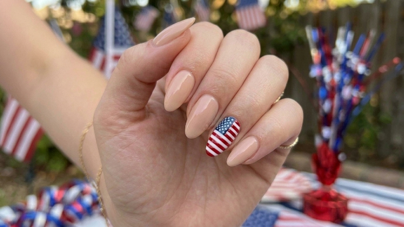 Minimal American Flag Accent